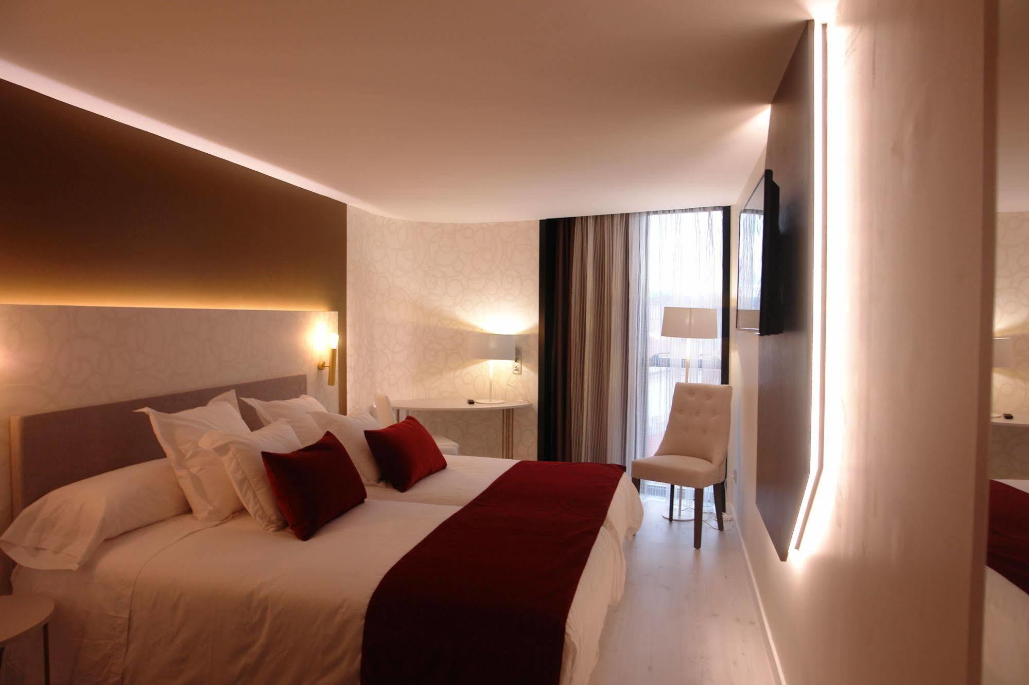 Hotel Cardenal Monforte De Lemos Eksteriør billede