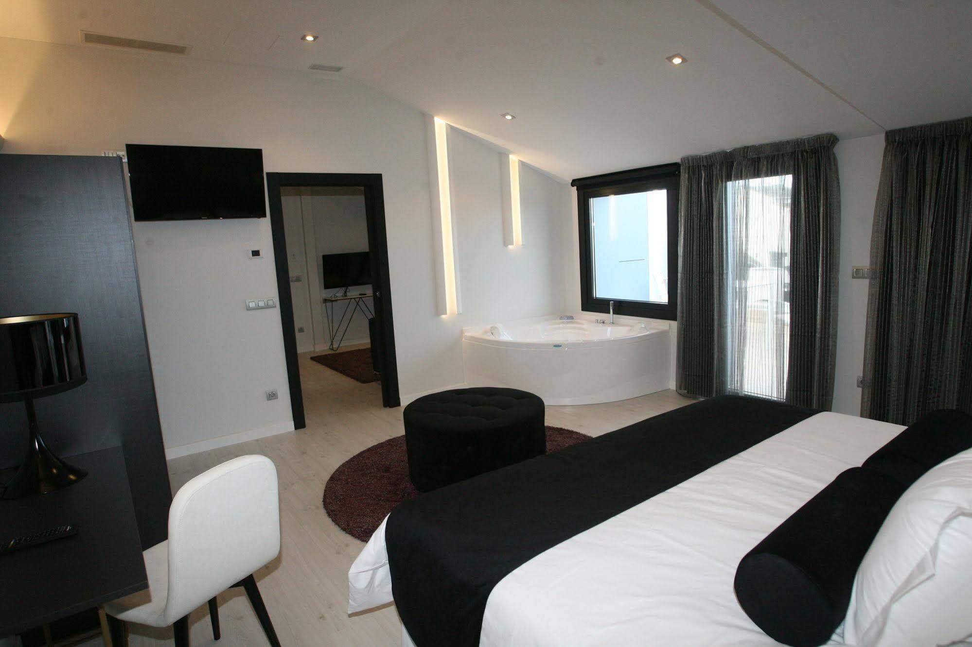 Hotel Cardenal Monforte De Lemos Eksteriør billede
